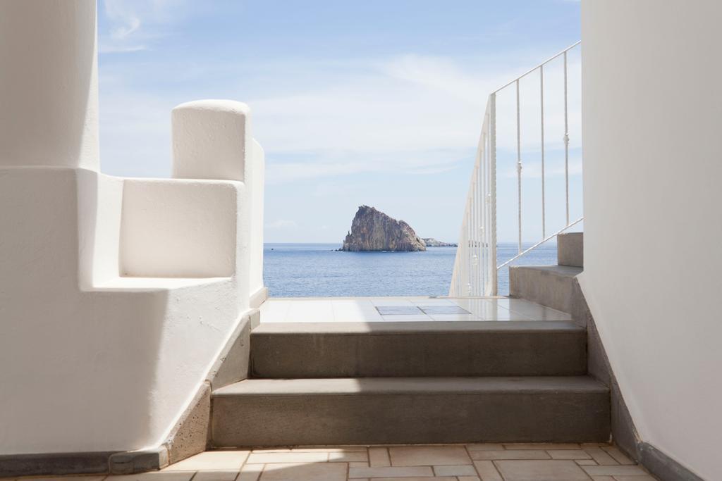 Hotel La Terrazza Panarea Exteriör bild