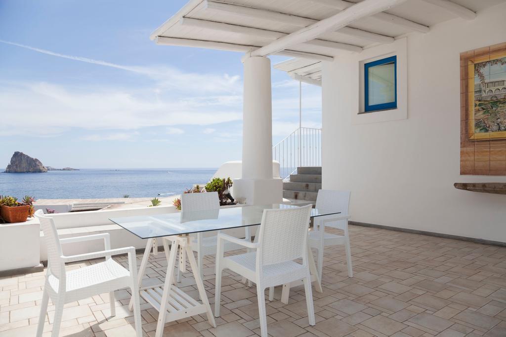 Hotel La Terrazza Panarea Exteriör bild