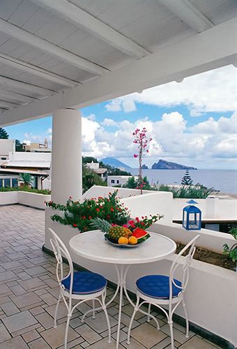 Hotel La Terrazza Panarea Exteriör bild