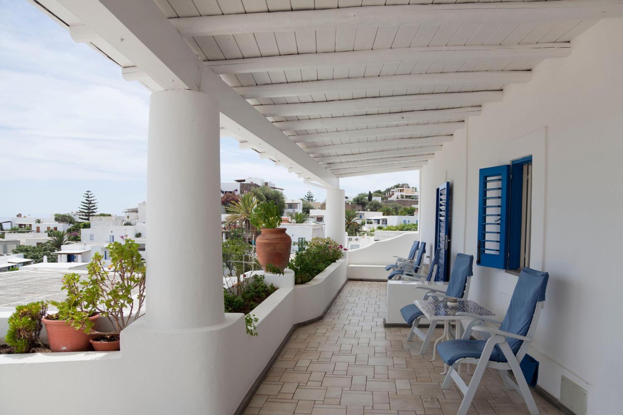 Hotel La Terrazza Panarea Exteriör bild