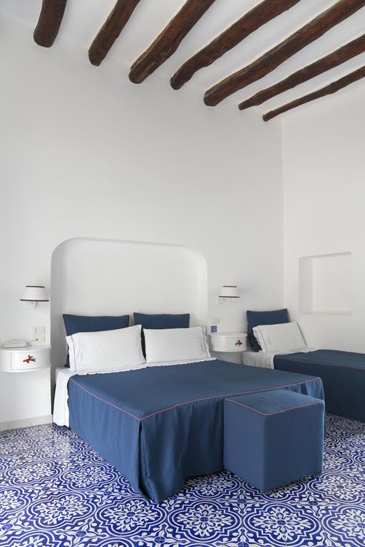 Hotel La Terrazza Panarea Exteriör bild